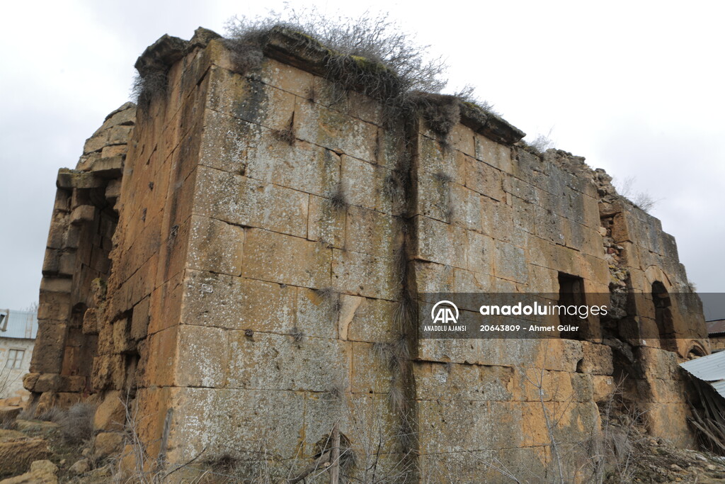 Tarihi Dağpazarı Kilisesi'nin bir bölümü şiddetli yağışlar nedeniyle yıkıldı