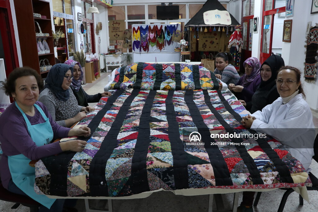 Ninelerinden kalan parça kumaşlarla "kırkyama" yorgan yaptılar