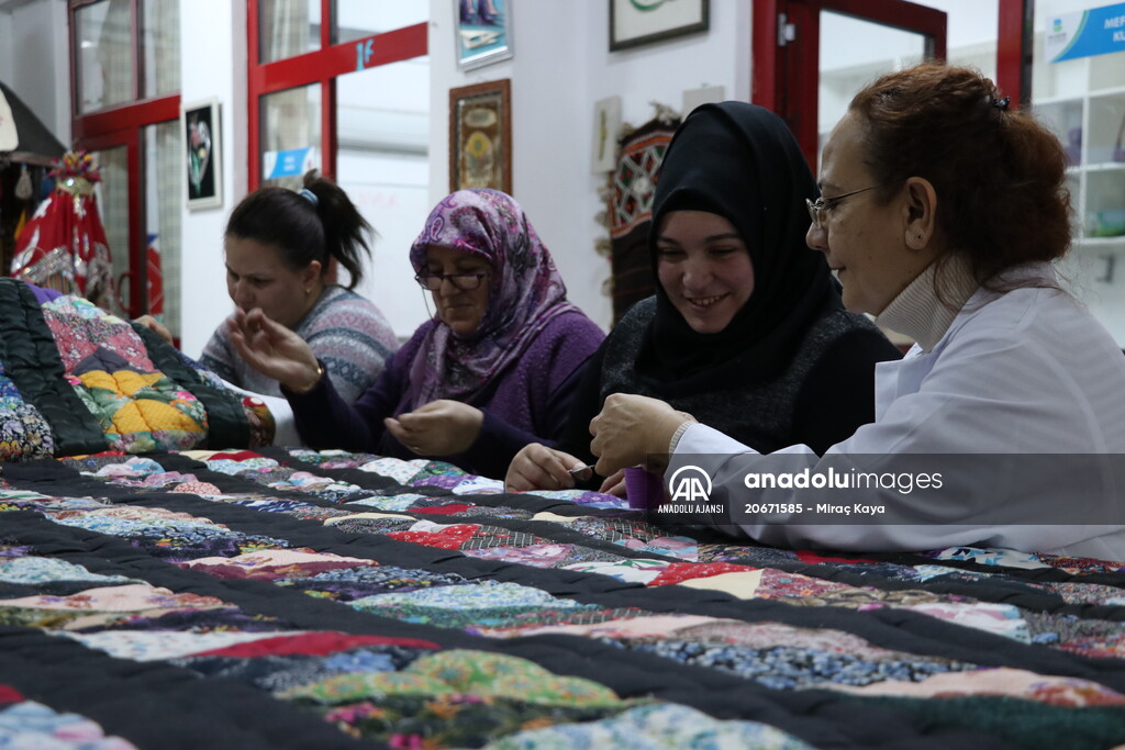 Ninelerinden kalan parça kumaşlarla "kırkyama" yorgan yaptılar