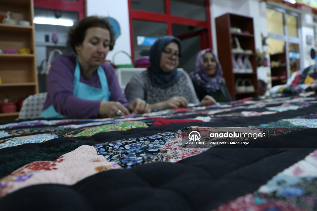 Ninelerinden kalan parça kumaşlarla "kırkyama" yorgan yaptılar