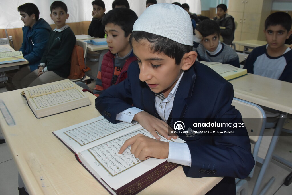 Babasının hafız olma hayalini oğlu gerçekleştirdi