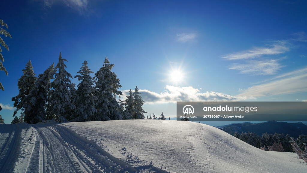 Kayak ve termali buluşturan Murat Dağı'nın büyüleyici kış manzaraları
