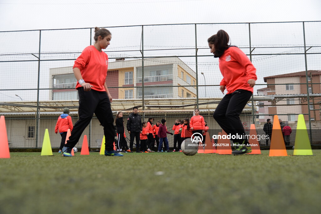 Bilecikli kızların futbol aşkı sınır tanımıyor