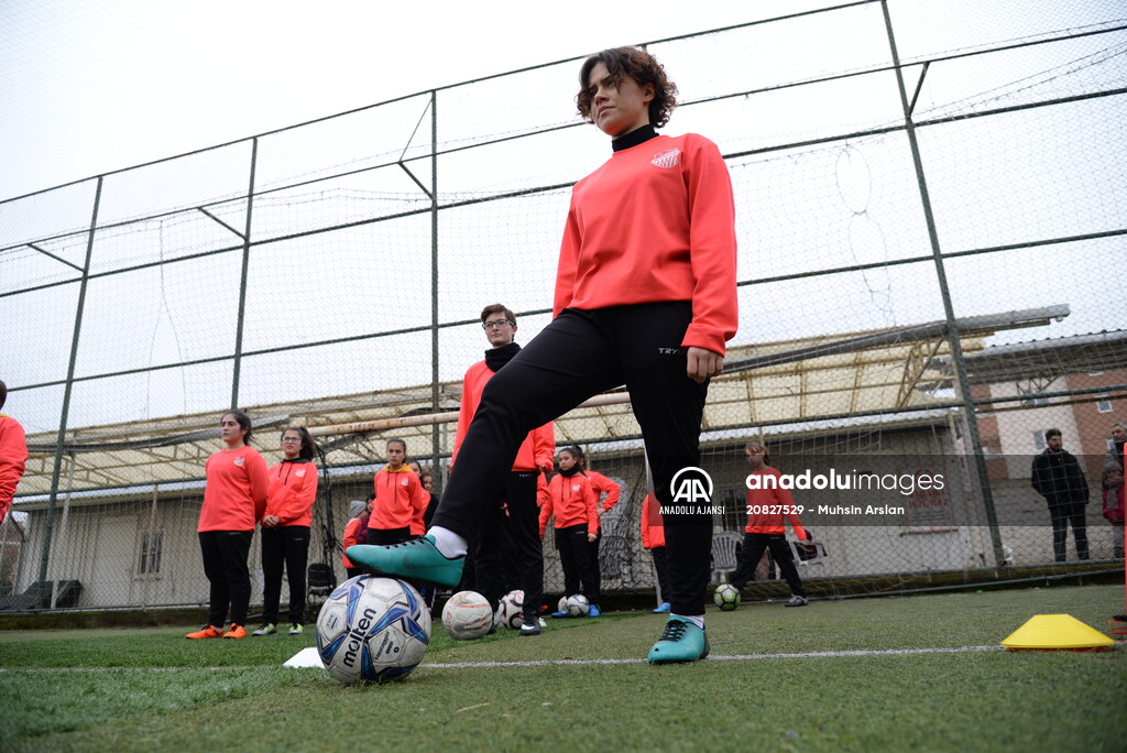 Bilecikli kızların futbol aşkı sınır tanımıyor