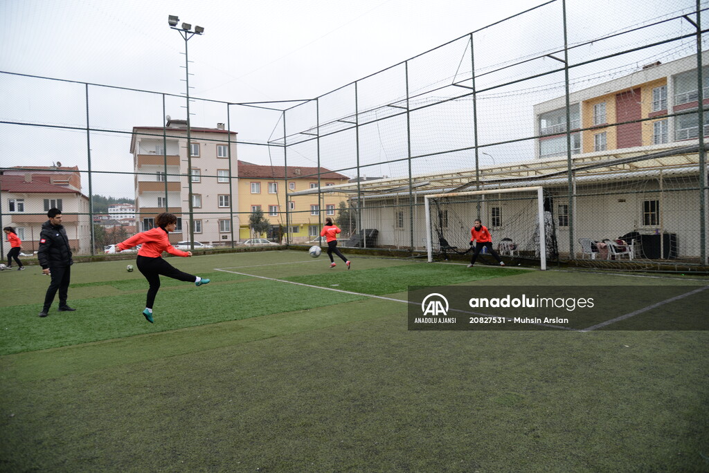 Bilecikli kızların futbol aşkı sınır tanımıyor