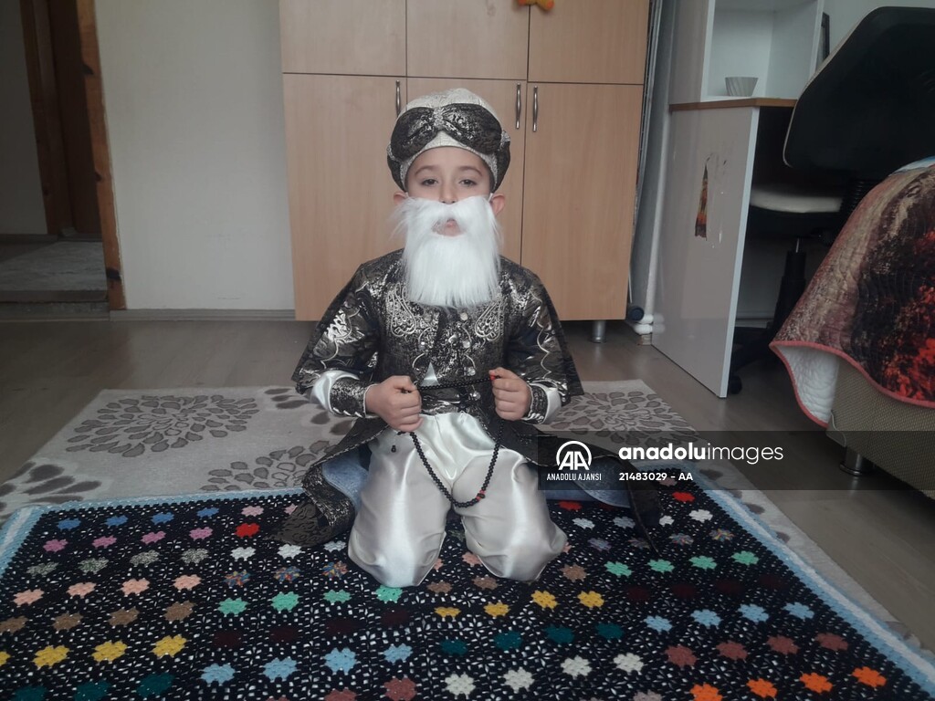 Amasya'da evde kalan çocuklar Nasrettin Hoca fıkralarıyla eğleniyor