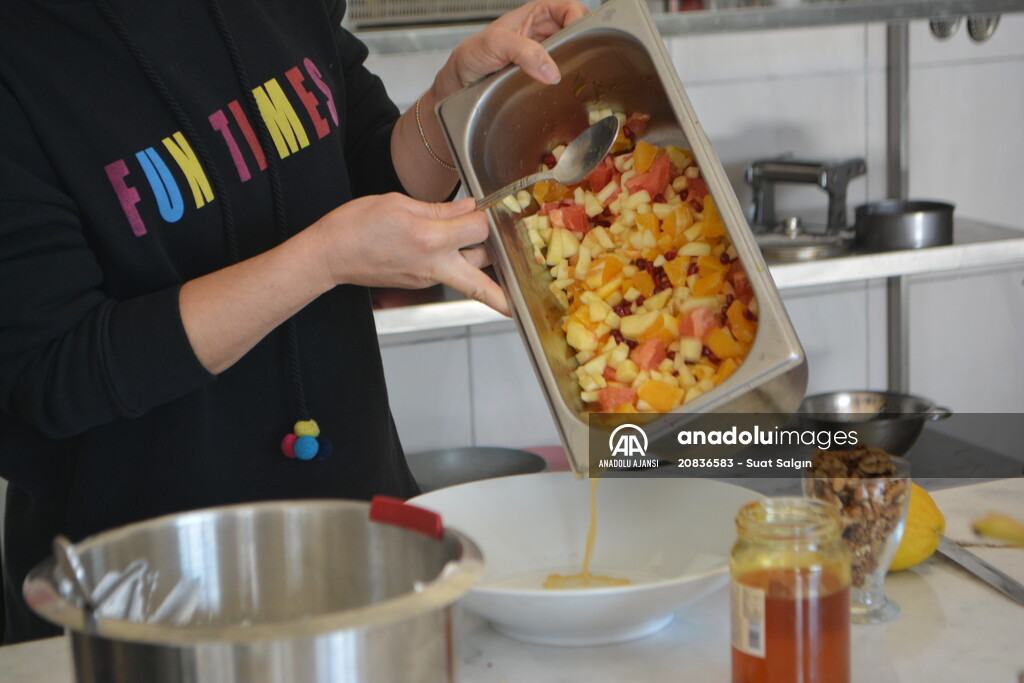 Ayvalık'ın "istihdam garantili" meslek lisesi ciroda hedef büyüttü