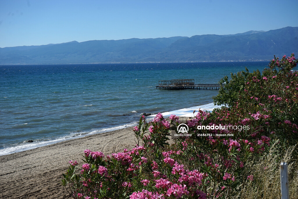 Kuzey Ege'nin gözde tatil merkezleri tedbirlerle yeniden açıldı