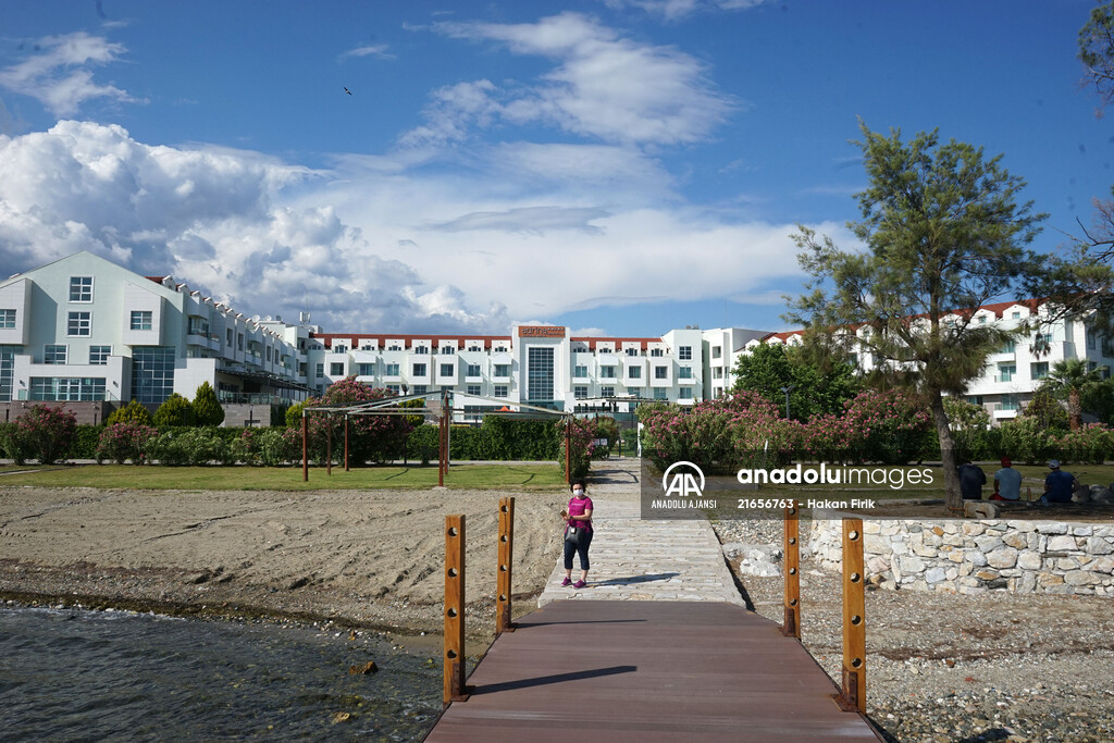 Kuzey Ege'nin gözde tatil merkezleri tedbirlerle yeniden açıldı
