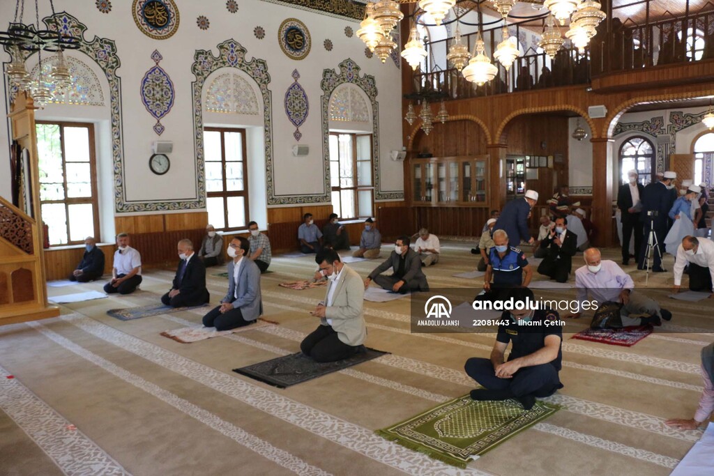 İstanbul'un manevi fatihi Akşemseddin Hazretleri'nin türbesi ziyarete açıldı