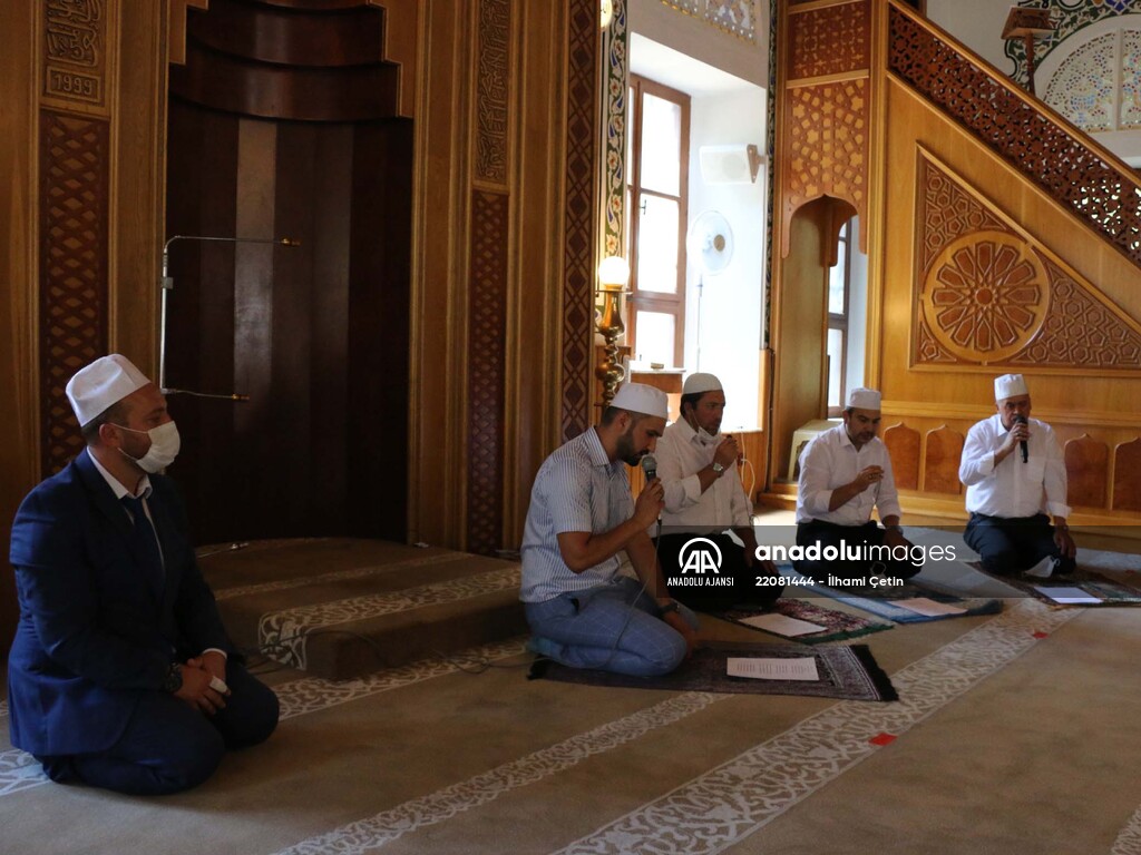 İstanbul'un manevi fatihi Akşemseddin Hazretleri'nin türbesi ziyarete açıldı