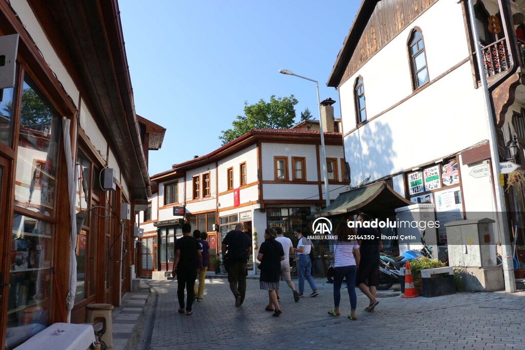 Tarihi Osmanlı kasabası Göynük'te bayram yoğunluğu