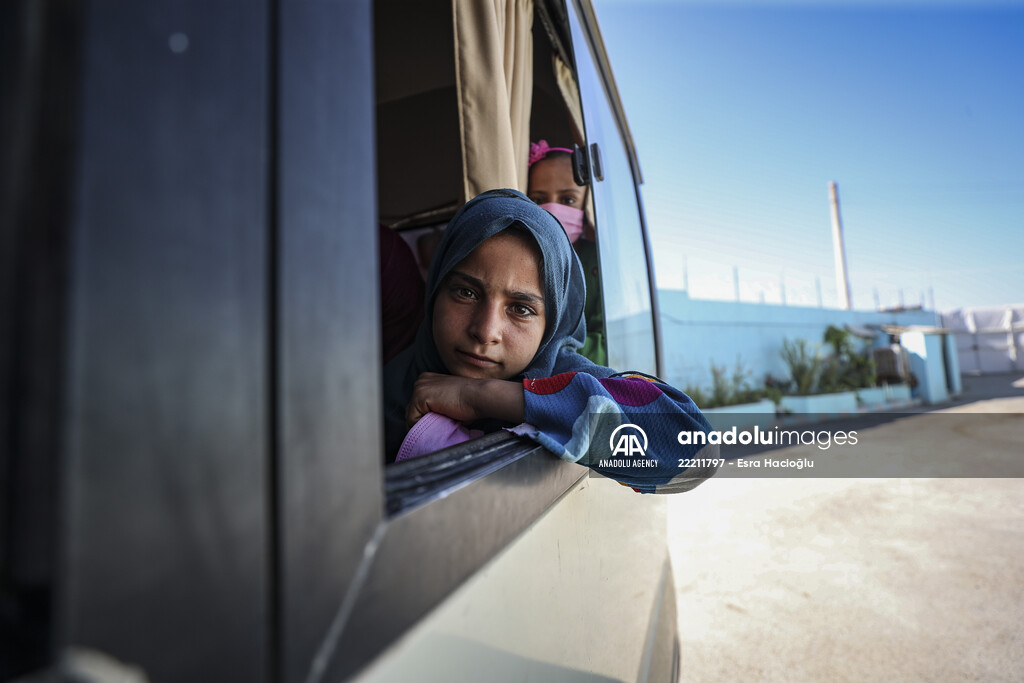 Volunteer hairdressers in Jarabulus cheer the Orphan girls