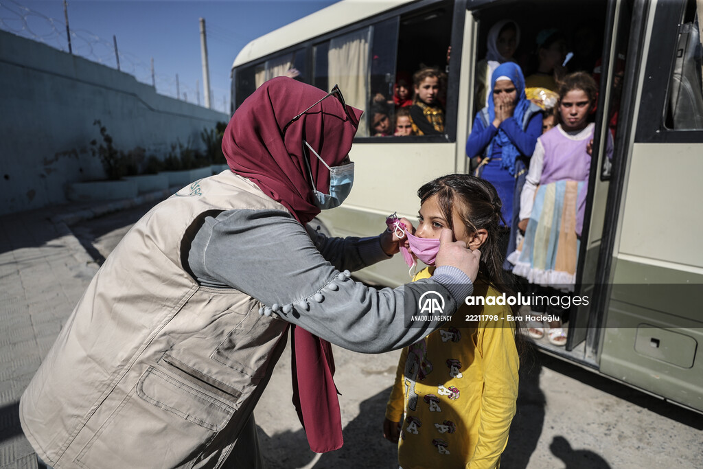 Volunteer hairdressers in Jarabulus cheer the Orphan girls
