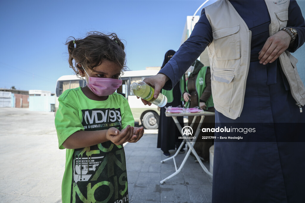 Volunteer hairdressers in Jarabulus cheer the Orphan girls