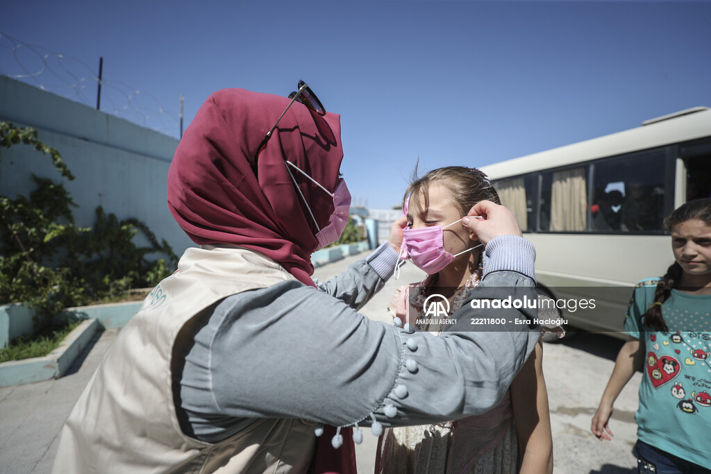 Volunteer hairdressers in Jarabulus cheer the Orphan girls