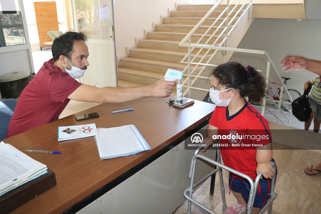 Engelli yüzücü Meryem milli formayı giymek için ter döküyor