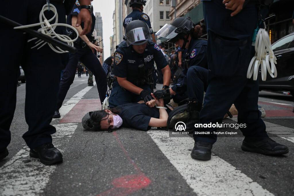 Police detained anti-ICE protestors in NYC