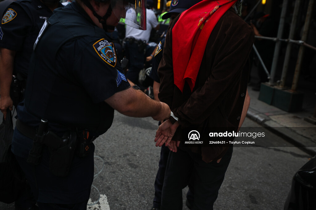 Police detained anti-ICE protestors in NYC