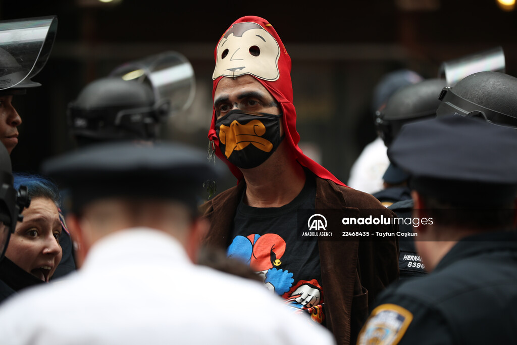 Police detained anti-ICE protestors in NYC