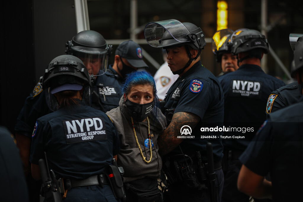 Police detained anti-ICE protestors in NYC