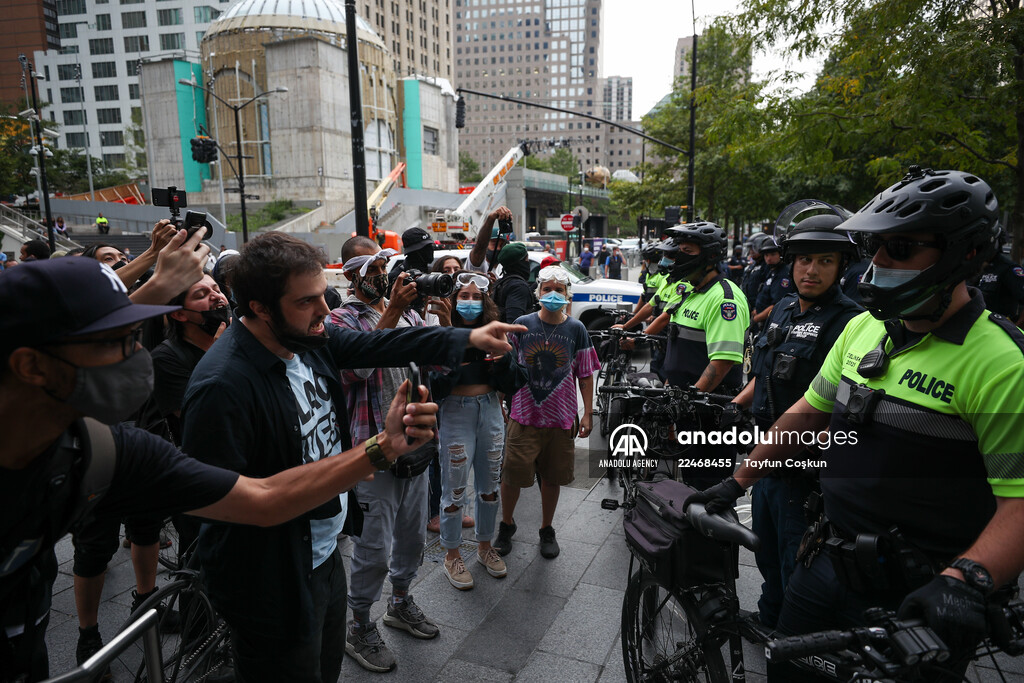 Police detained anti-ICE protestors in NYC
