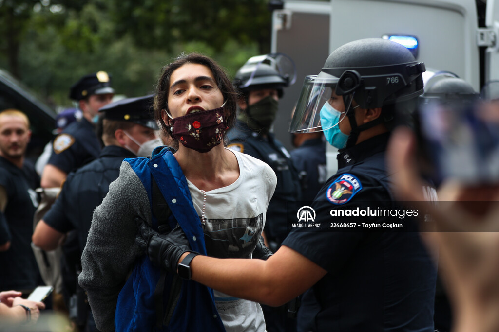 Police detained anti-ICE protestors in NYC