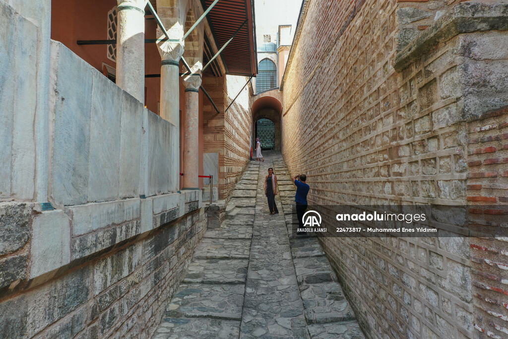 Topkapı Sarayı'nın kapalı bölümlerinden "At Rampası" ziyarete açıldı