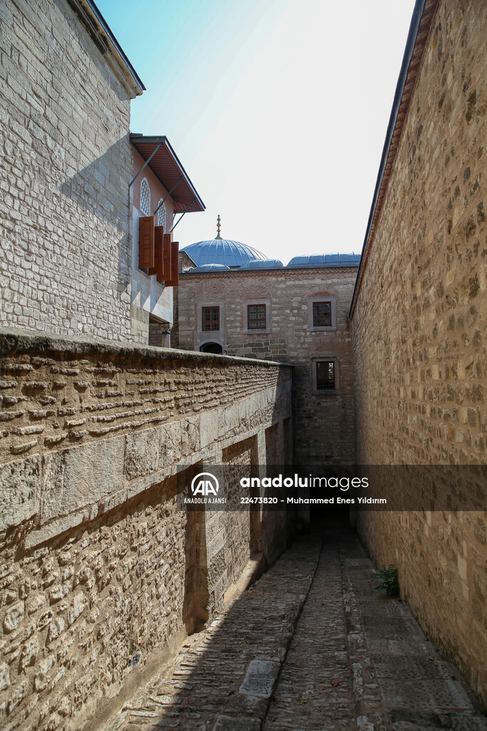 Topkapı Sarayı'nın kapalı bölümlerinden "At Rampası" ziyarete açıldı