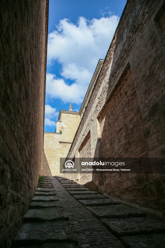 Topkapı Sarayı'nın kapalı bölümlerinden "At Rampası" ziyarete açıldı
