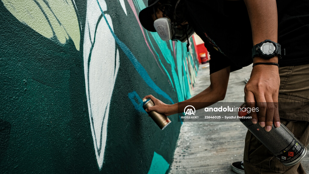 Mural painting for health workers in Malaysia