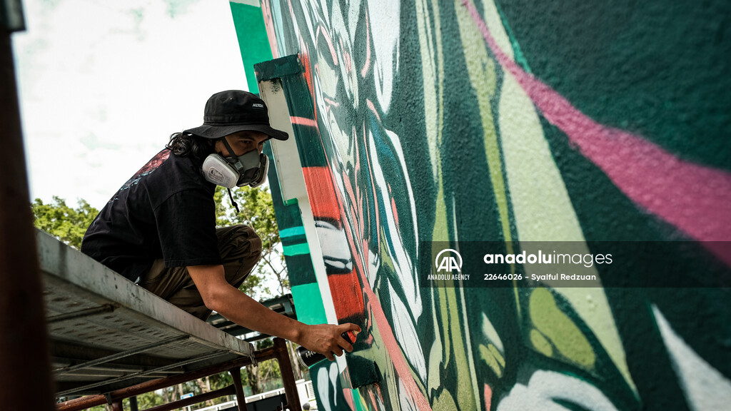 Mural painting for health workers in Malaysia