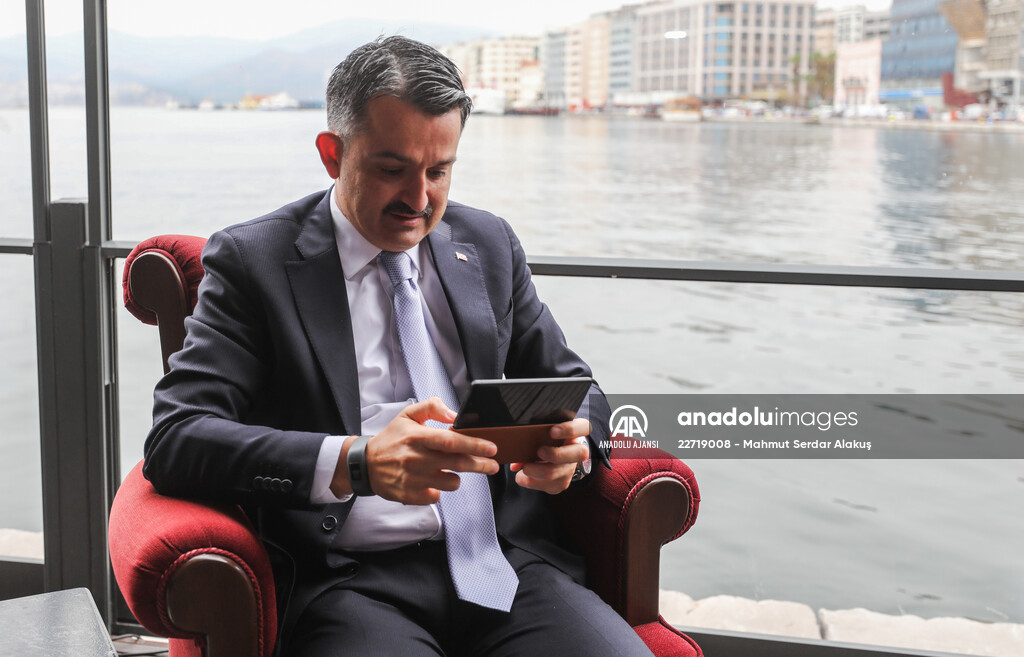 Koyunları kurt saldırısında telef olan aileyi Bakan Pakdemirli sevindirdi