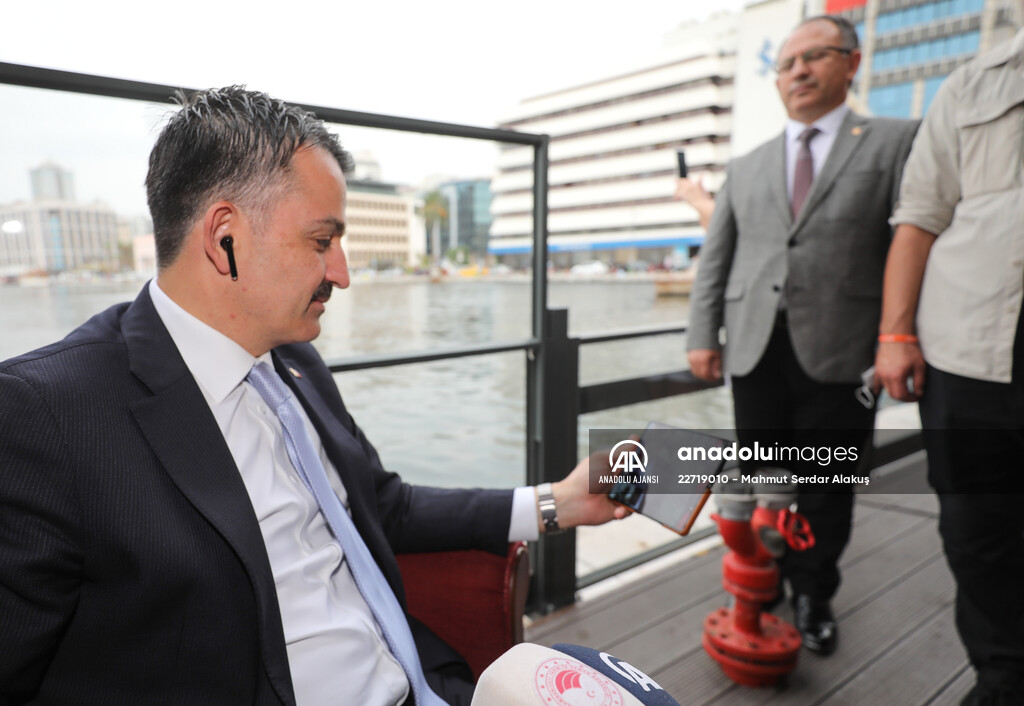 Koyunları kurt saldırısında telef olan aileyi Bakan Pakdemirli sevindirdi