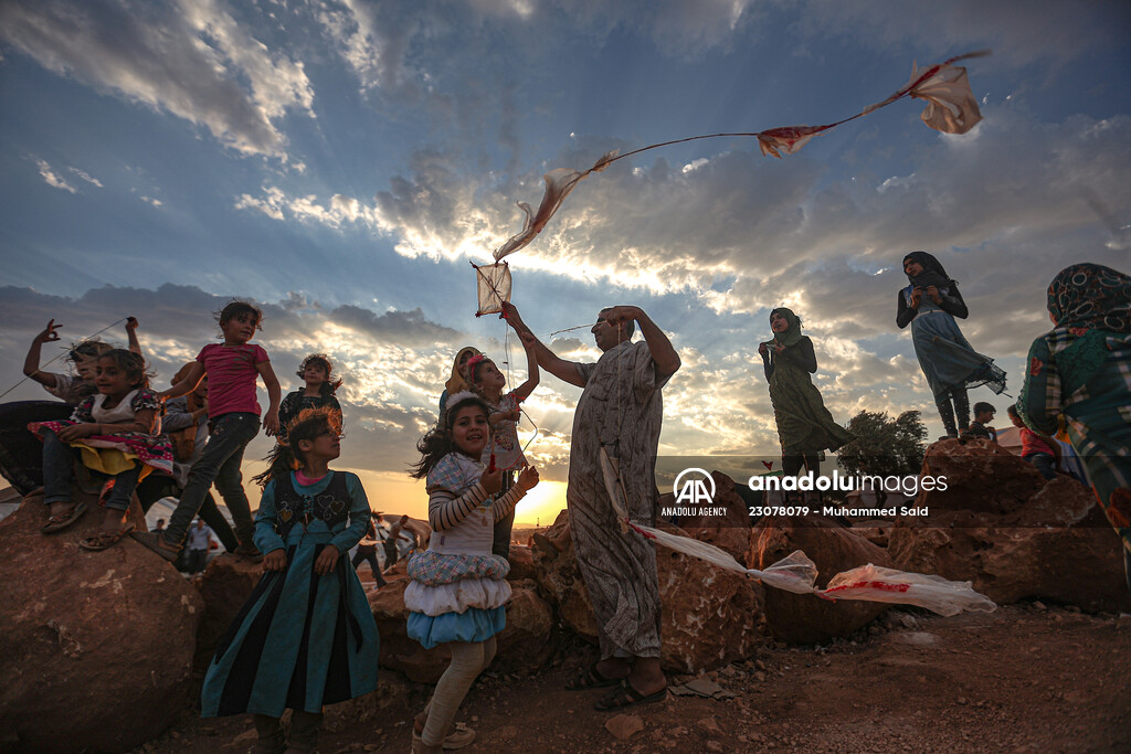 "Kite" activity in the shadow of the ceasefire
