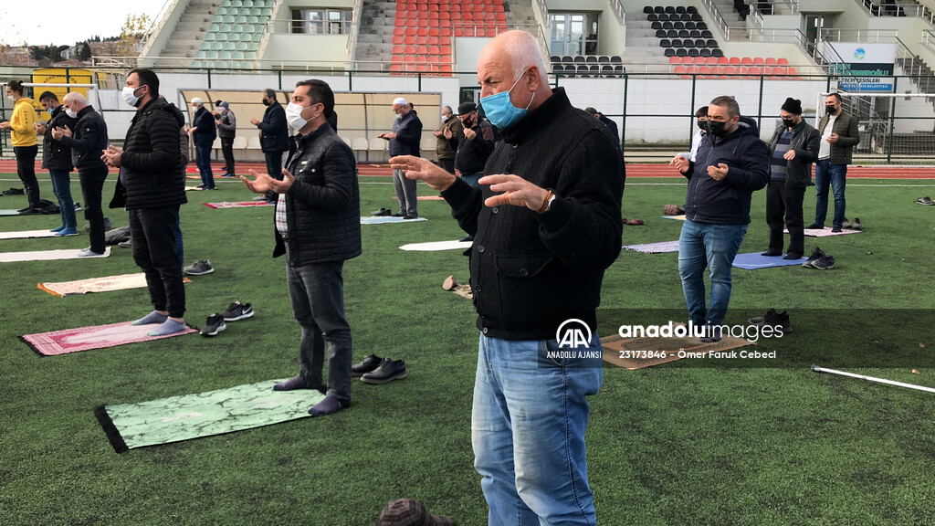 Sakarya'da cuma namazı sonrası yağmur duası yapıldı