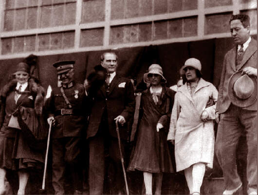 MUSTAFA KEMAL ATATURK, ISTANBUL'DA