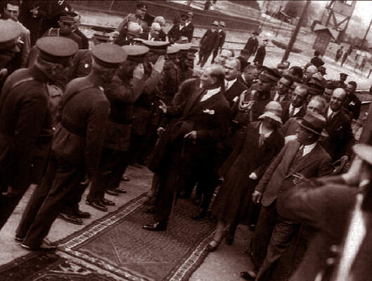 MUSTAFA KEMAL ATATURK, ISTANBUL'DA