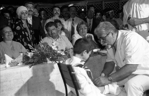 BASBAKAN TURGUT OZAL, SUNNET SOLENINDE