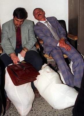 SANDIK GOREVLILERI OY CUVALLARINI TESLIM ETTI