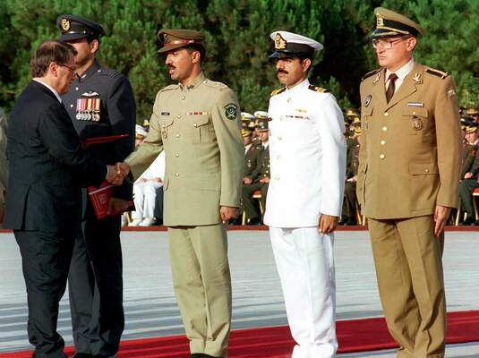 HARP AKADEMILERI MEZUNIYET TORENI