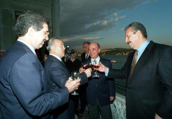 TUSIAD, NAZARBAYEV ONURUNA AKSAM YEMEGI VERDI