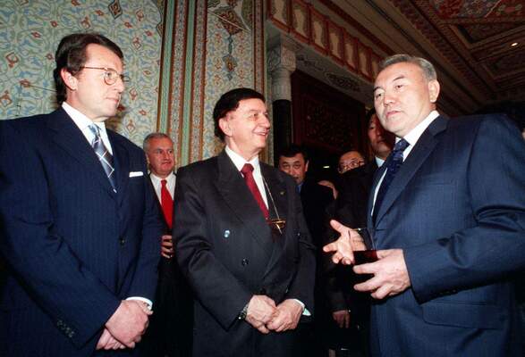 TUSIAD, NAZARBAYEV ONURUNA AKSAM YEMEGI VERDI