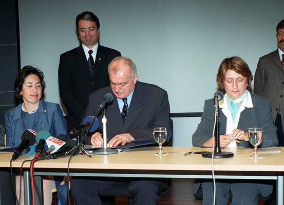 ICISLERI BAKANI SADETTIN TANTAN