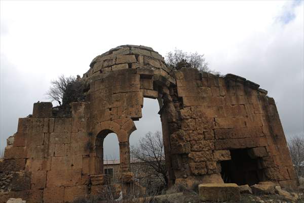 Tarihi Dağpazarı Kilisesi'nin bir bölümü şiddetli yağışlar nedeniyle yıkıldı