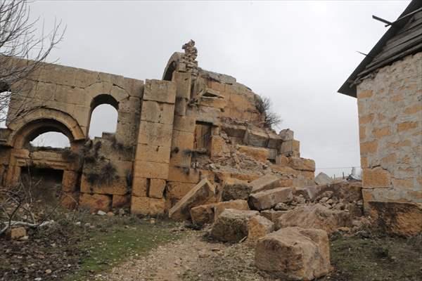 Tarihi Dağpazarı Kilisesi'nin bir bölümü şiddetli yağışlar nedeniyle yıkıldı