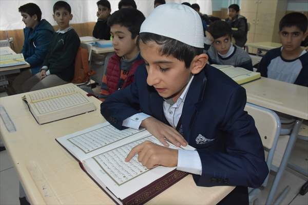 Babasının hafız olma hayalini oğlu gerçekleştirdi