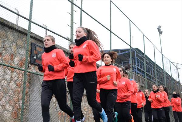 Bilecikli kızların futbol aşkı sınır tanımıyor