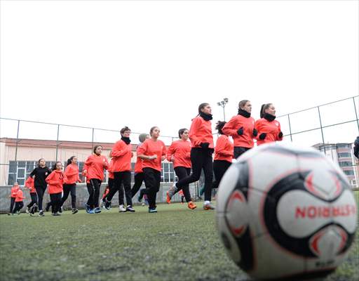 Bilecikli kızların futbol aşkı sınır tanımıyor