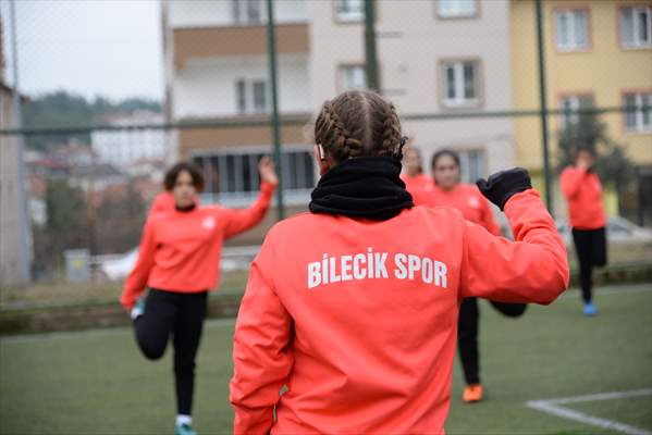 Bilecikli kızların futbol aşkı sınır tanımıyor